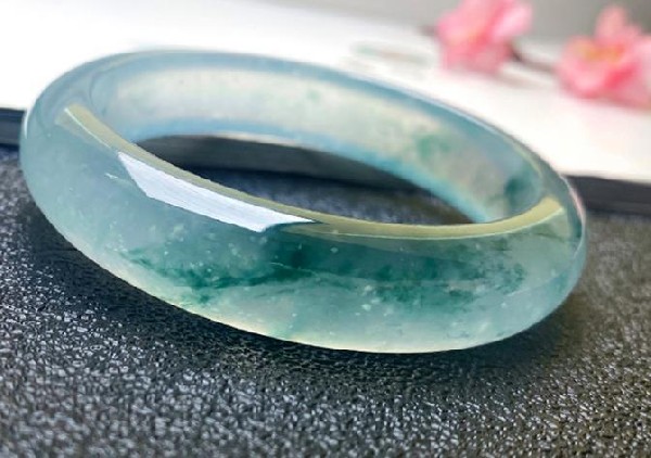 怎樣區(qū)分翡翠的種水？這4個等級很重要