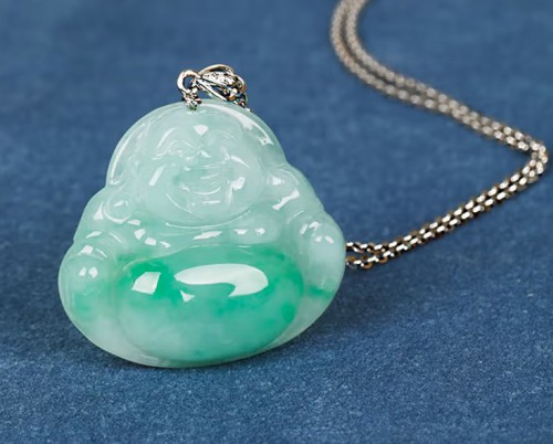 糯冰種滿綠翡翠值錢嗎？價(jià)值多少錢？