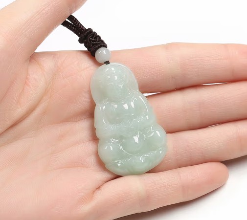 如何辨別翡翠？專業(yè)鑒定技巧大揭秘