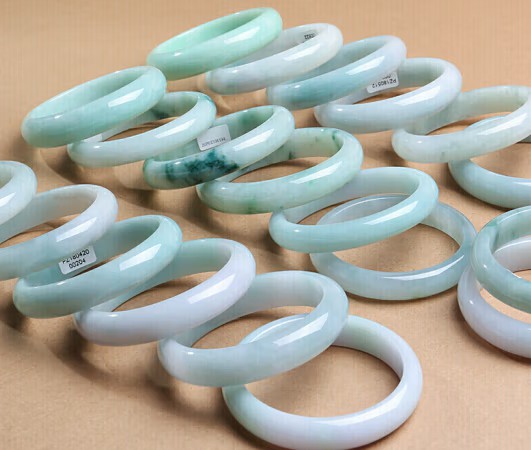 緬甸冰種翡翠價(jià)值多少錢？翡翠價(jià)值分析